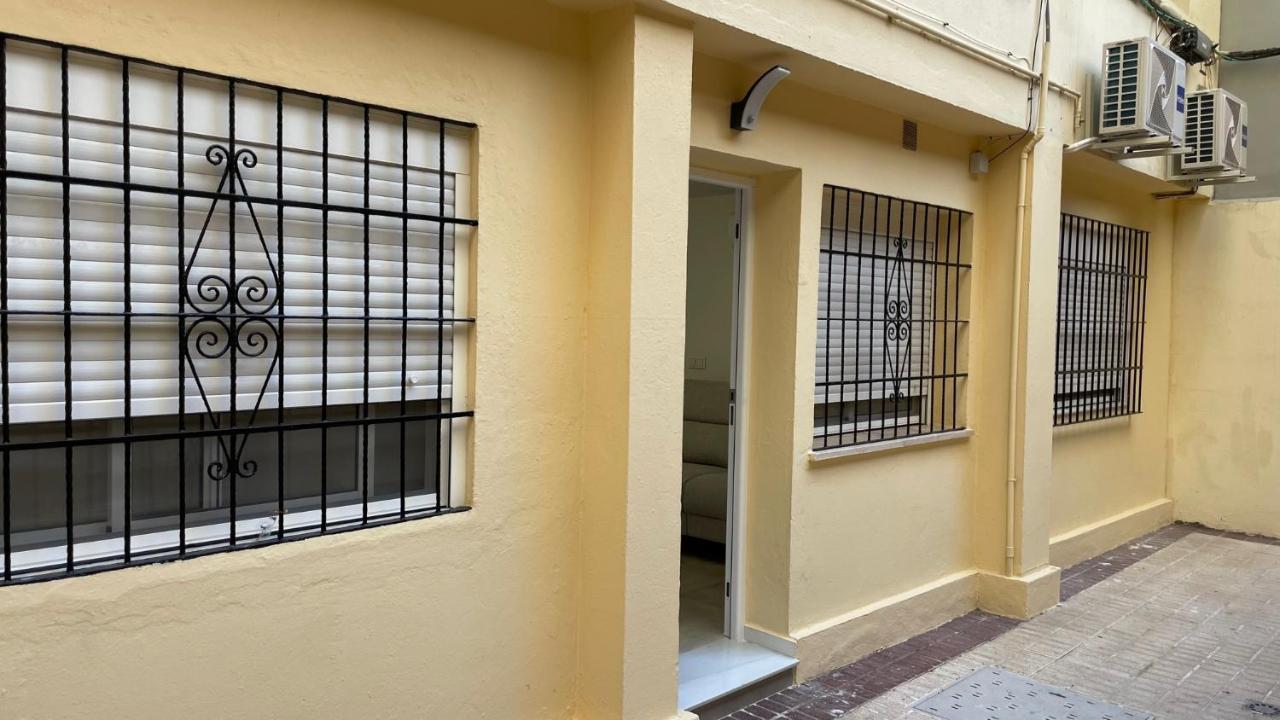 Piso De Lujo En Primera Linea De Playa Y Garaje 加的斯 外观 照片