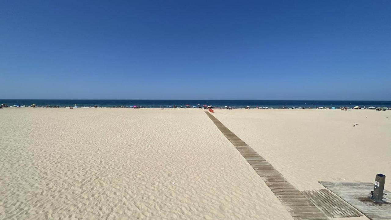 Piso De Lujo En Primera Linea De Playa Y Garaje 加的斯 外观 照片
