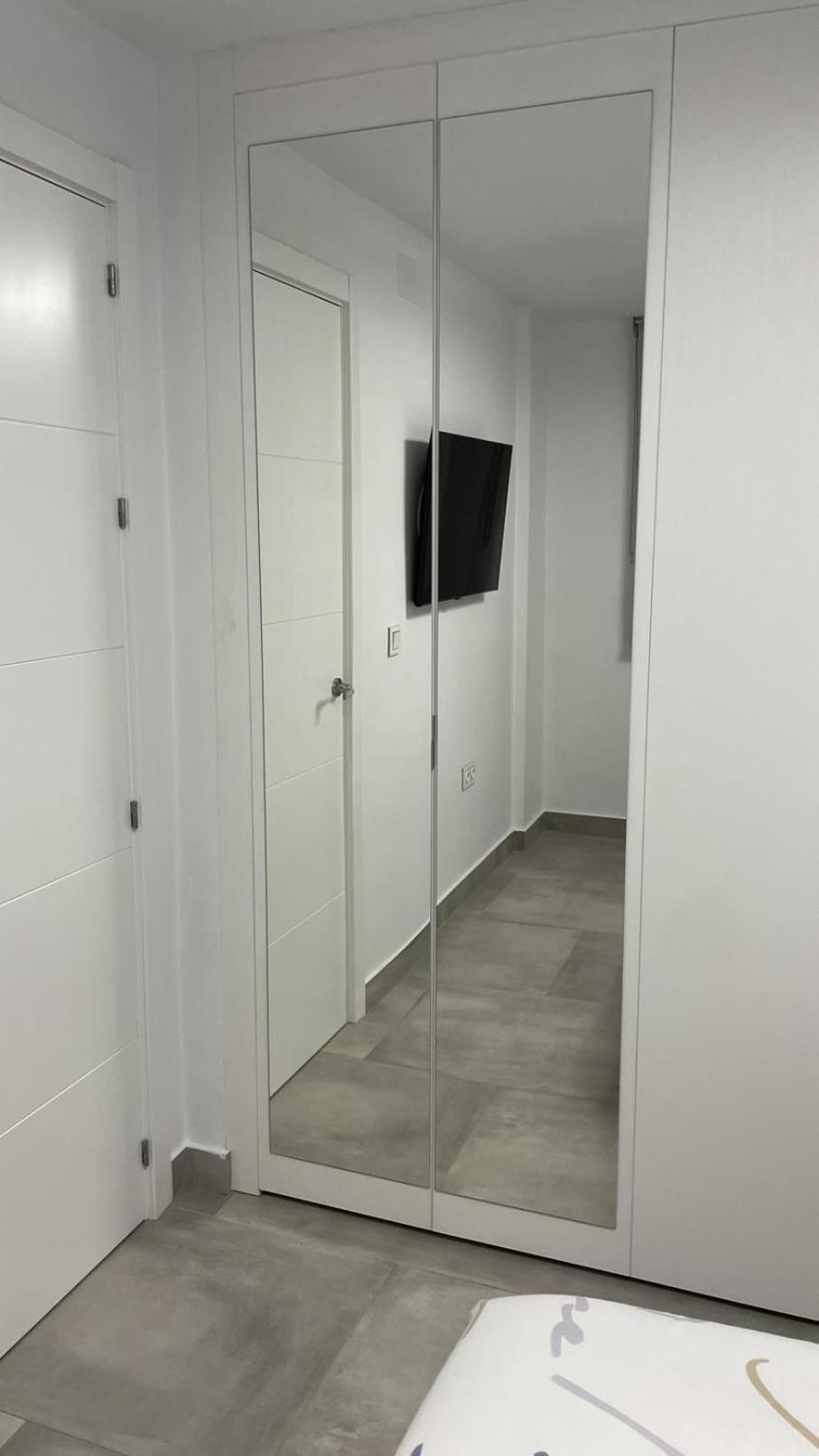 Piso De Lujo En Primera Linea De Playa Y Garaje 加的斯 外观 照片